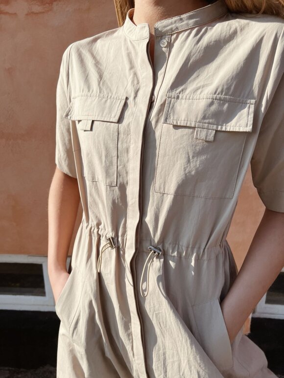 Neo Noir - Delfi solid dress dark sand