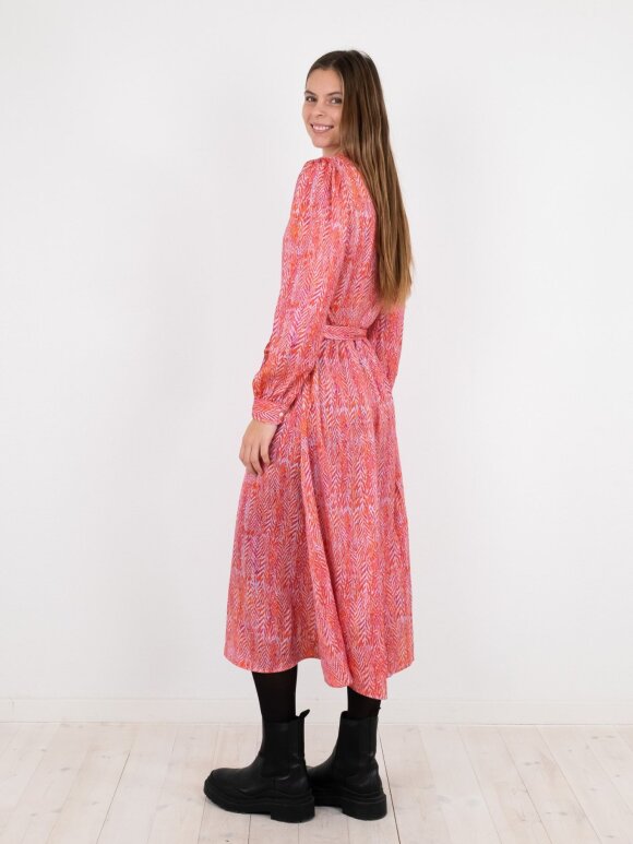 Neo Noir - Cilian glow dress pink