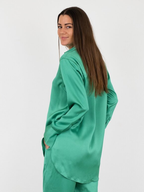 Neo Noir - Margit crepe satin shirt green