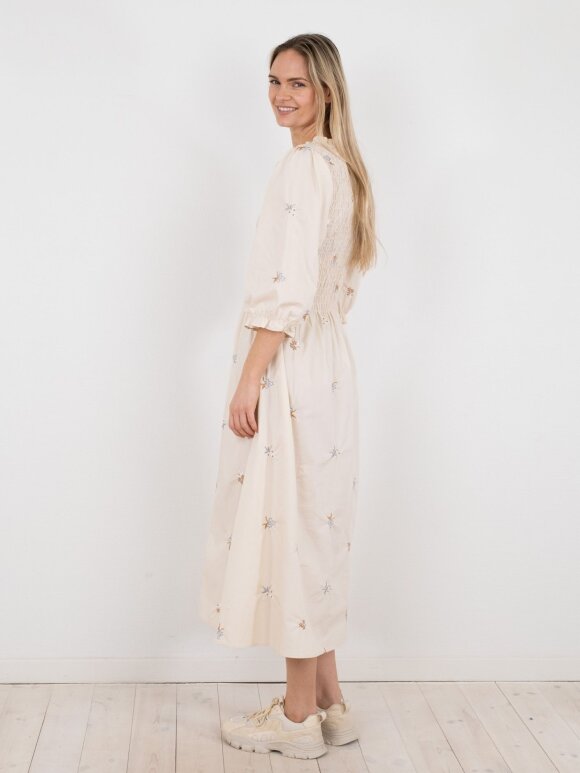 Neo Noir - Bobby Embroidery dress sand