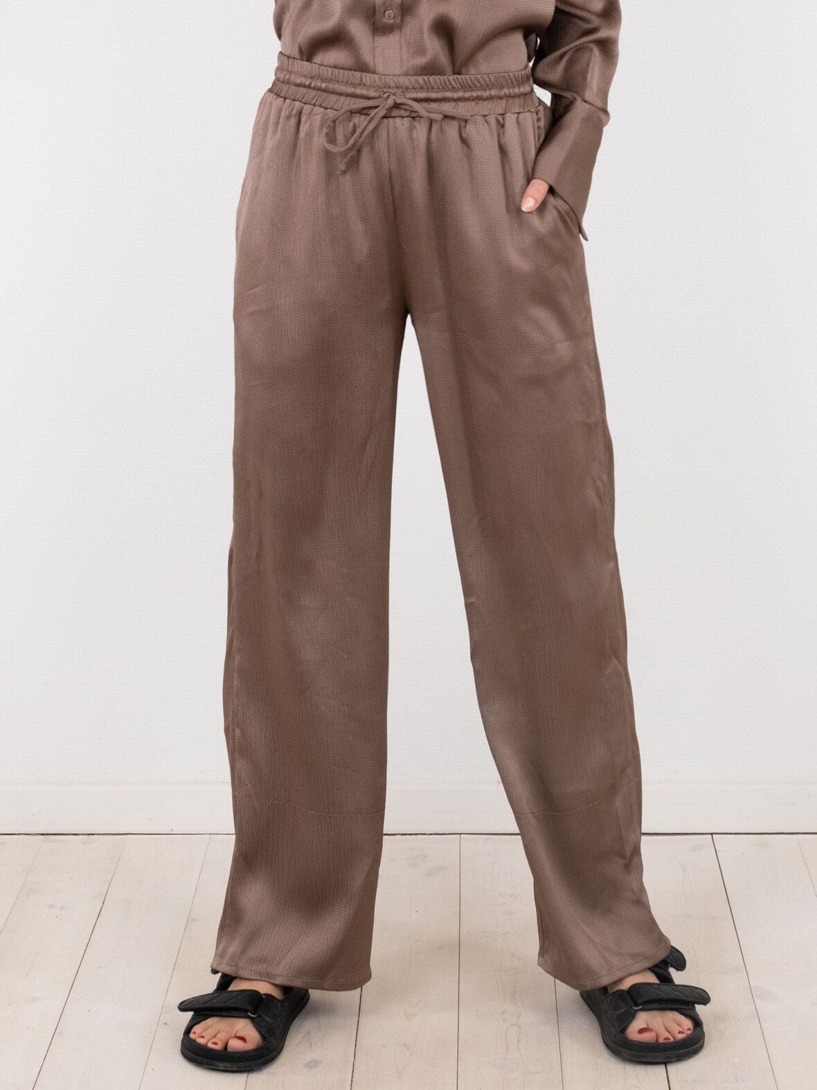 Nørrebro Randers - Dame - Bukser - Neo Noir - Kuli satin pants dusty b