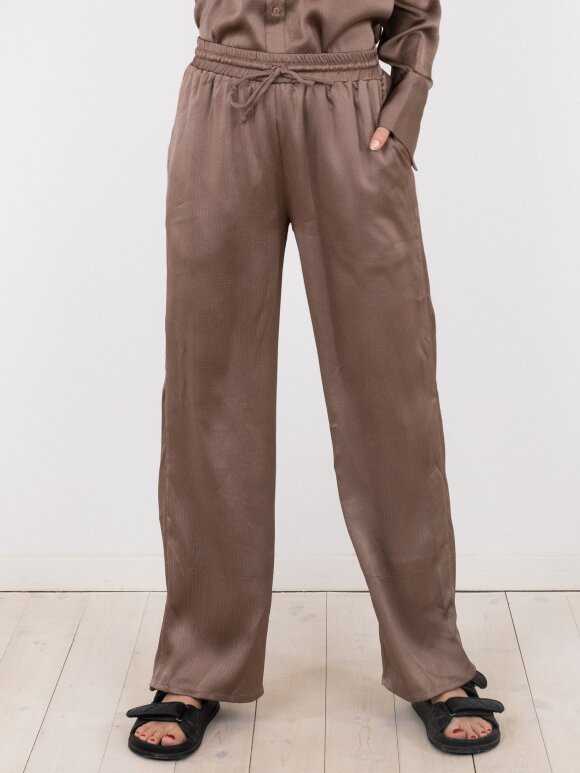 Neo Noir - Kuli crepe satin pants dusty b