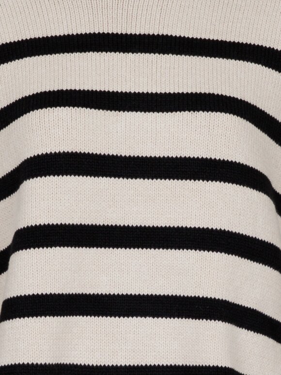 Neo Noir - Fanning Stripe Knit Bluse sand