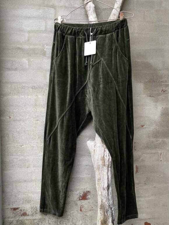 Cabana Living - Velour Buks