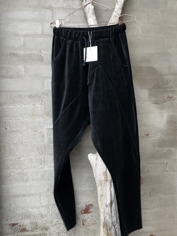 Cabana Living - Velour Buks Black