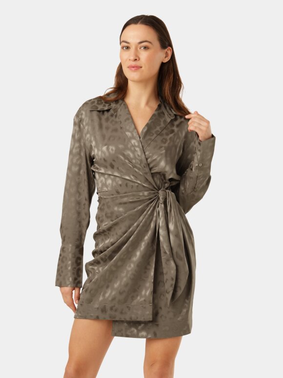 Karmamia - Ivy Wrap dress - Latte Leo