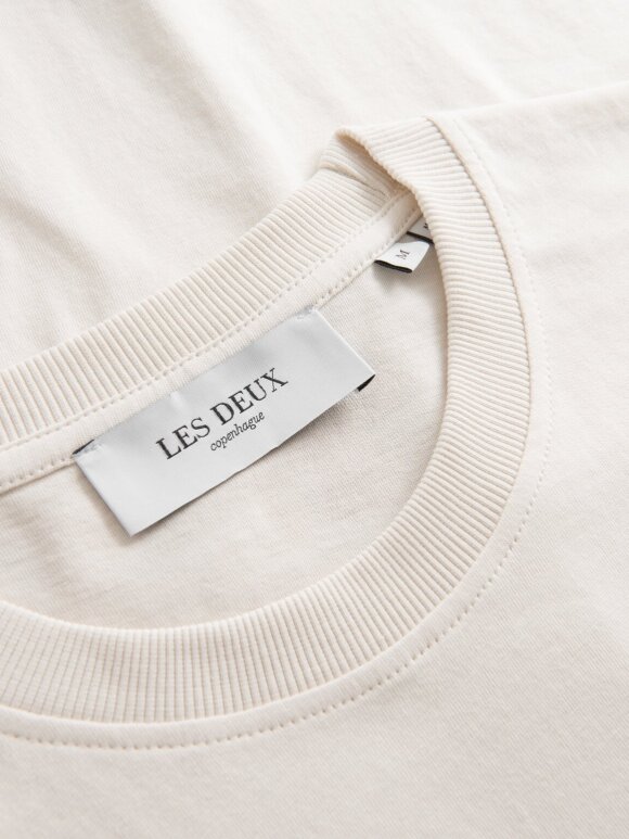 Les Deux - Hiroto T-Shirt Ivory