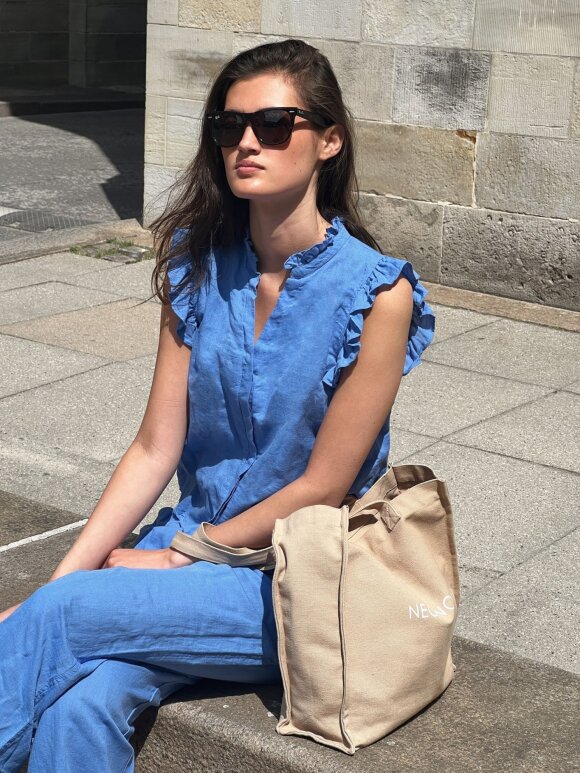 Neo Noir - Siona Linen top