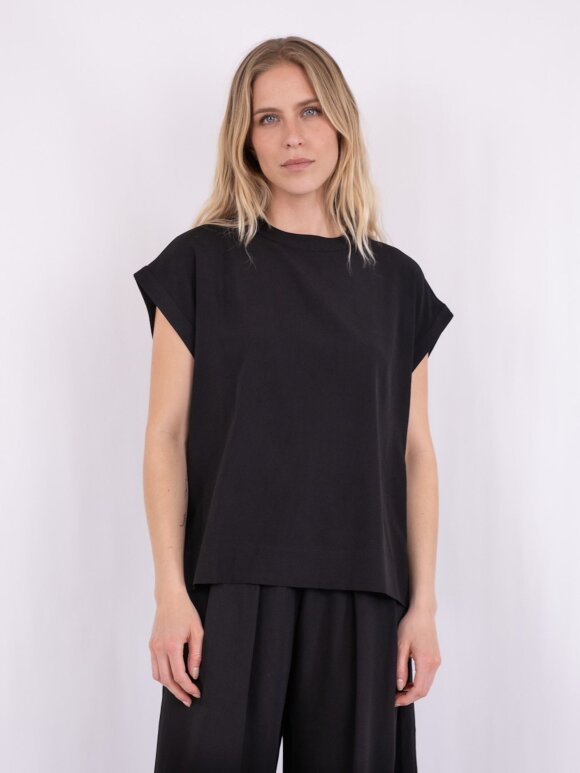 Neo Noir - Diandra Top