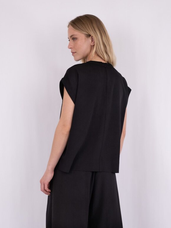 Neo Noir - Diandra Top