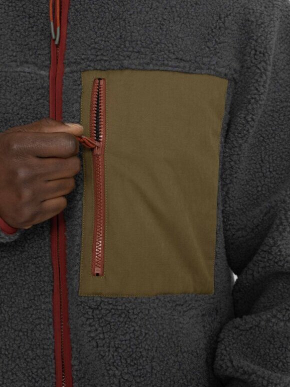 Revolution - Pocket Fleece