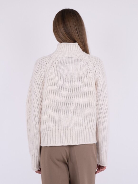 Neo Noir - Dolce Knit Blouse Ivory