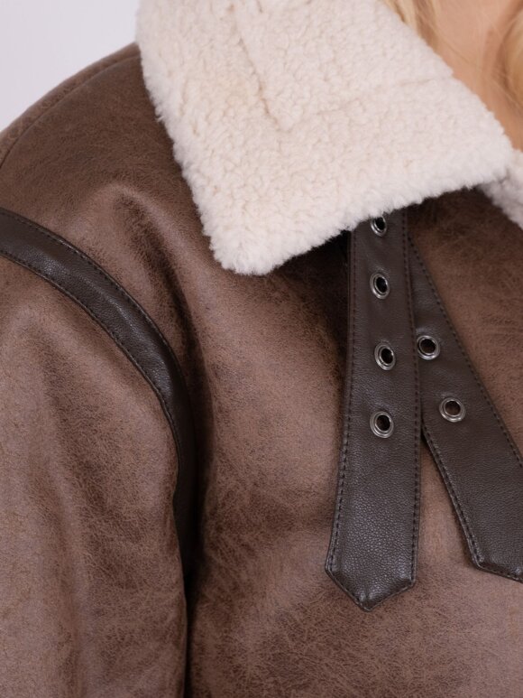Neo Noir - Sadie Teddy Jacket Brown