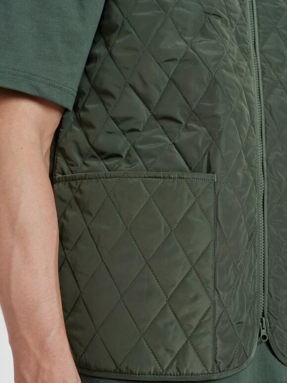 Resteröds - Quilted zip vest Amry