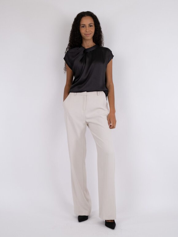 Neo Noir - Fleur Drapy Satin Blouse Black