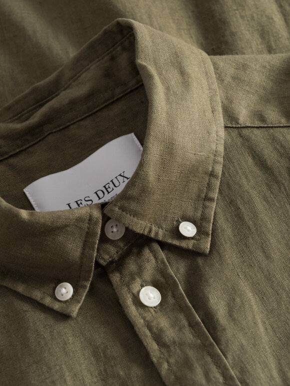 Les Deux - Kris linen SS Shirt olive Night