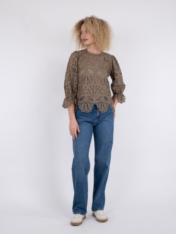 Neo Noir - Adela Embroidery Blouse Taupe