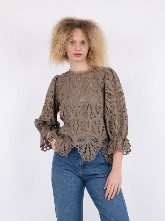 Neo Noir - Adela Embroidery Blouse Taupe