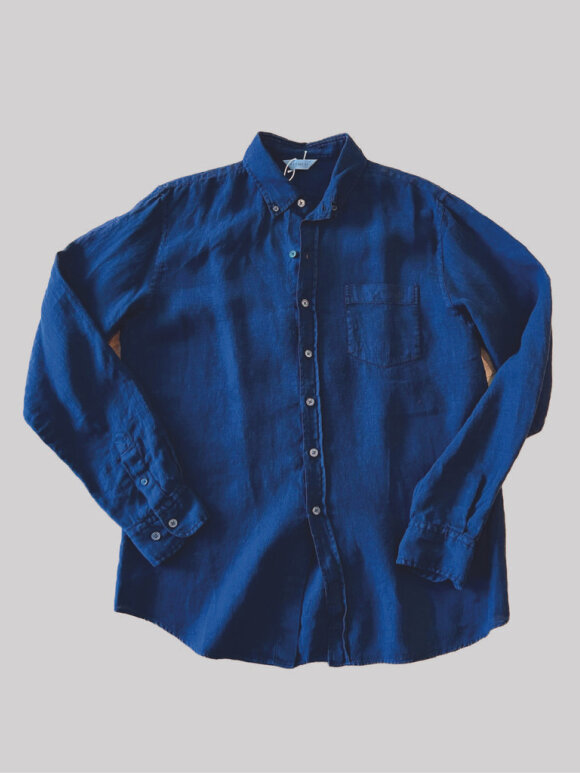 A.C.T Social - Brad Shirt