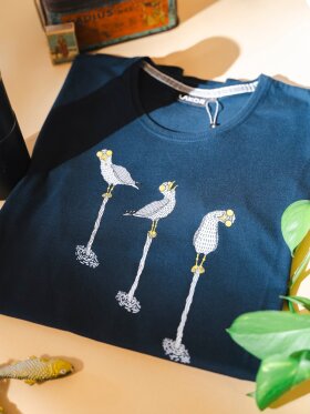 Lakor - Sitting Seagull t-shirt