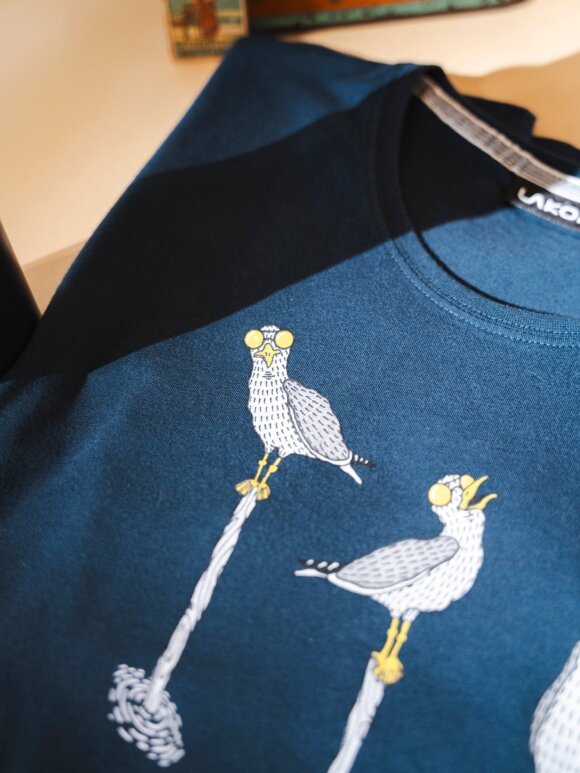 Lakor - Sitting Seagull t-shirt