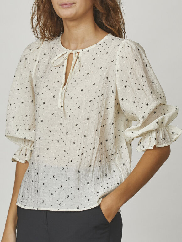 Love & Divine - Love1135 Blouse Cream/Black