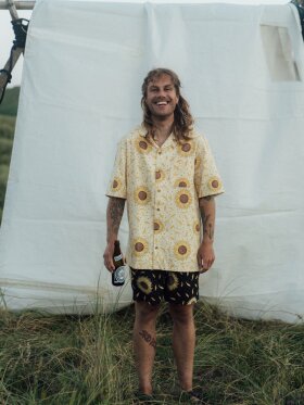 Lakor - Sunflower Short Sleeve Shirt