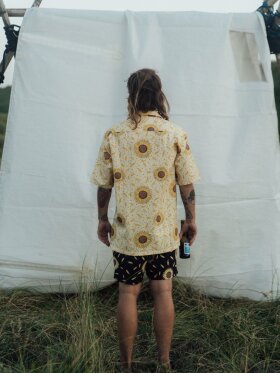Lakor - Sunflower Short Sleeve Shirt