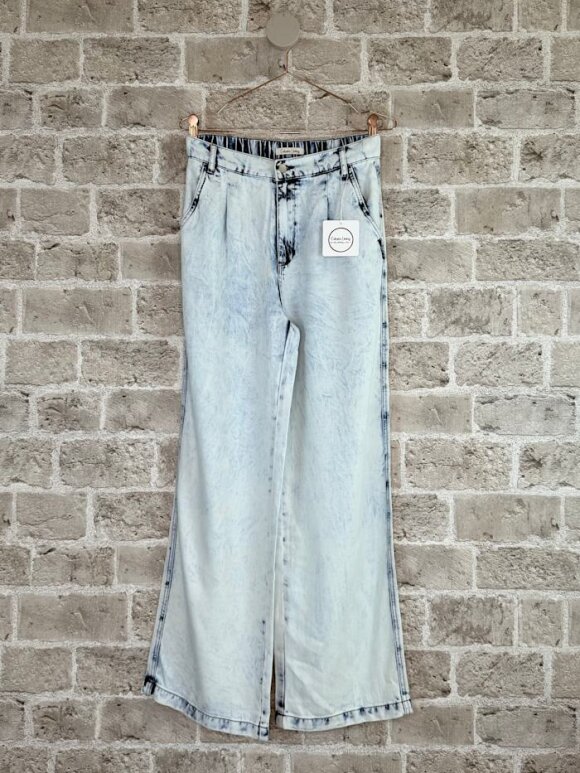 Cabana Living - Lilya Jeans