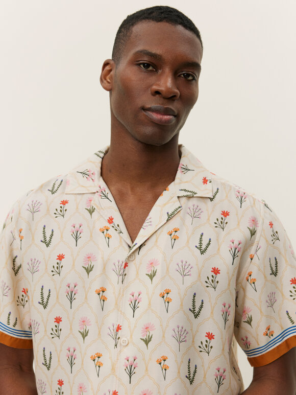 Les Deux - Lukas Aop Wild Flower ss Shirt