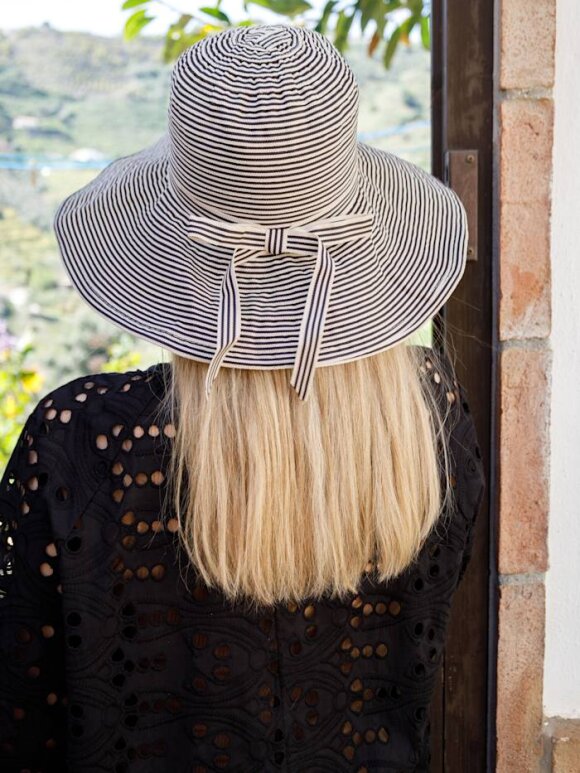 Black Colour - BCJannie Bibbon hat stripe