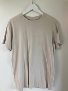 Plenum Studio - Lydahl Tee