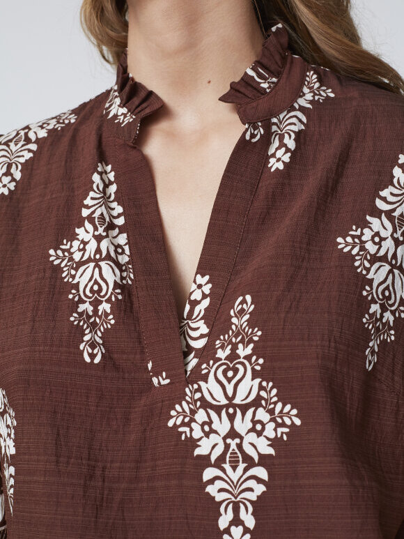 Love & Divine - Love1296-2 Top Brown Paisley