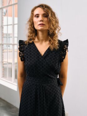 La Rouge - Stine Dress Black
