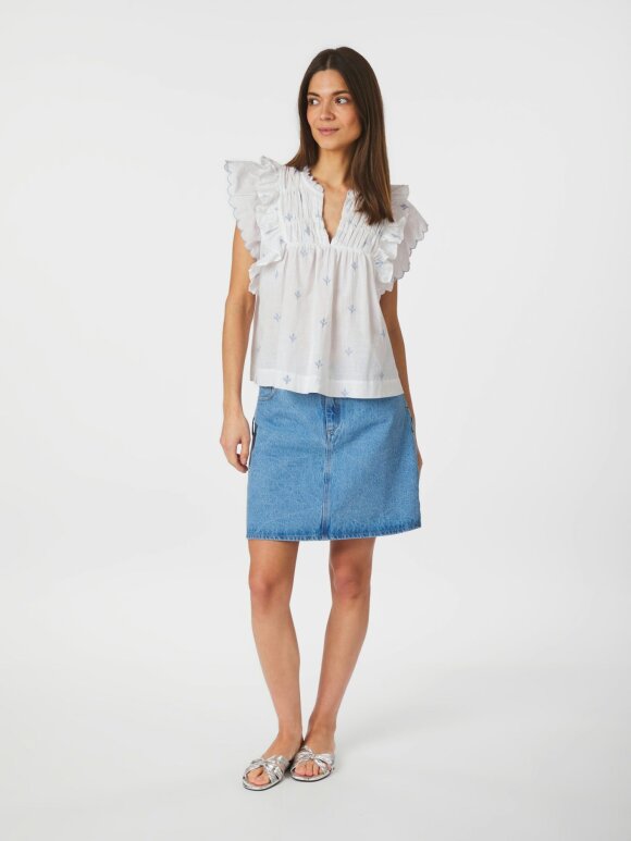 Neo Noir - Jayla Embroidery Top  White