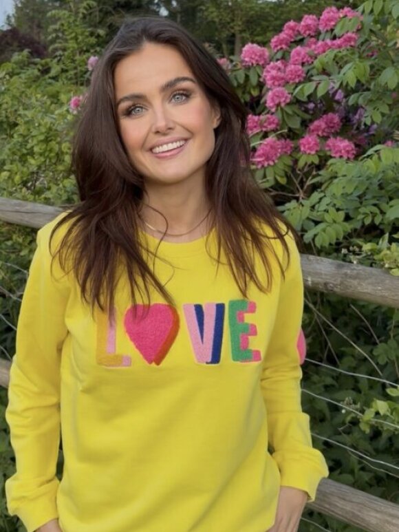 Lulus Love - Sweat Shirt with Double Yellow
