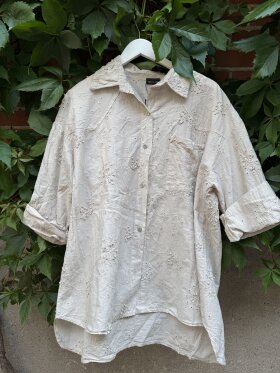 Qnuz - Qnuz Sofia Shirt brodery Angla