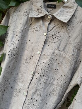 Qnuz - Qnuz Sofia Shirt brodery Angla