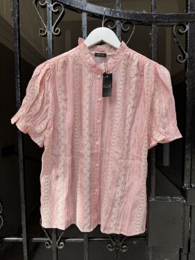Qnuz - Short Sleeved shirt embrodery