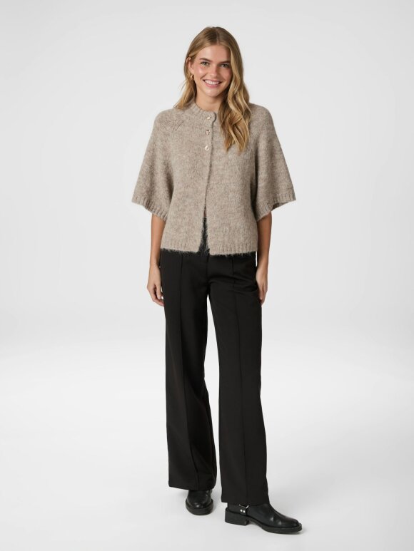 Neo Noir - Benuta Fluffy Knit Cardigan