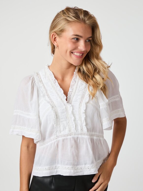 Neo Noir - Evienne s Voile Top White