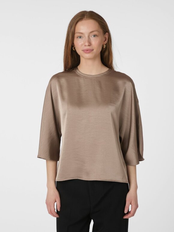 Neo Noir - Liora Heavy Sateen blouse