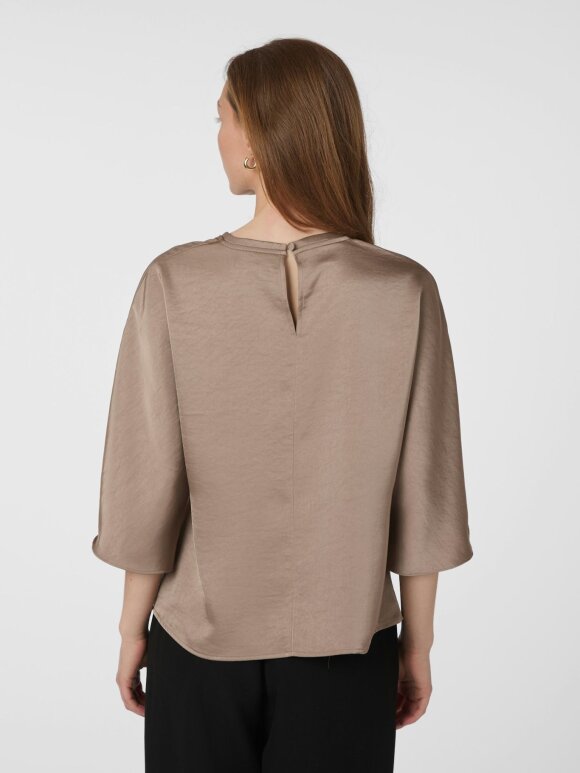 Neo Noir - Liora Heavy Sateen blouse
