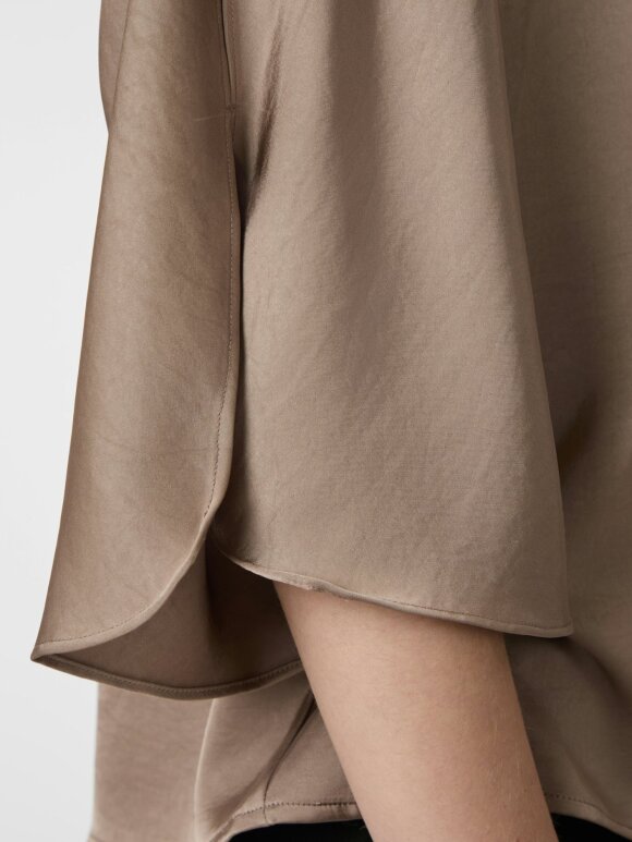Neo Noir - Liora Heavy Sateen blouse