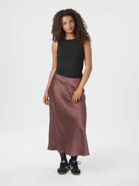 Neo Noir - Bovary Skirt Dark Rose