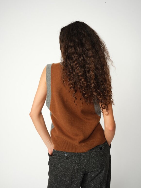HEYANNO - MMHVictory Knit Waistcoat grey