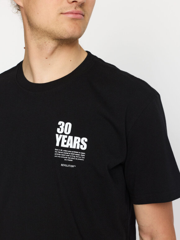 Revolution - Loose Fit T-shirt