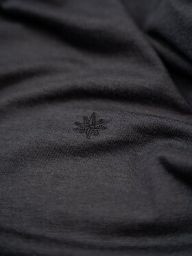 Lakor - Æxplorer T-shirt Moonless