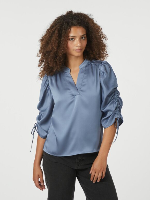 Neo Noir - Alvira Drapy Satin Dusty Blue