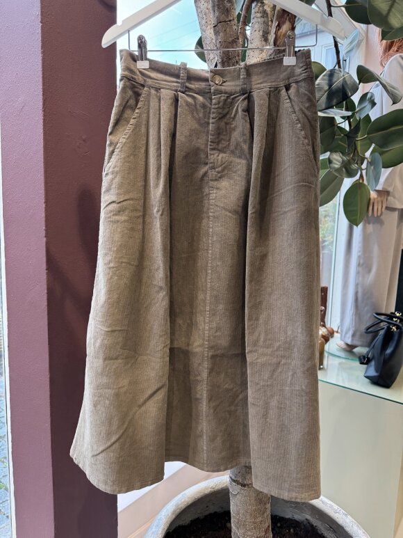 Amaze Cph - Ellinor Corduroy Fango